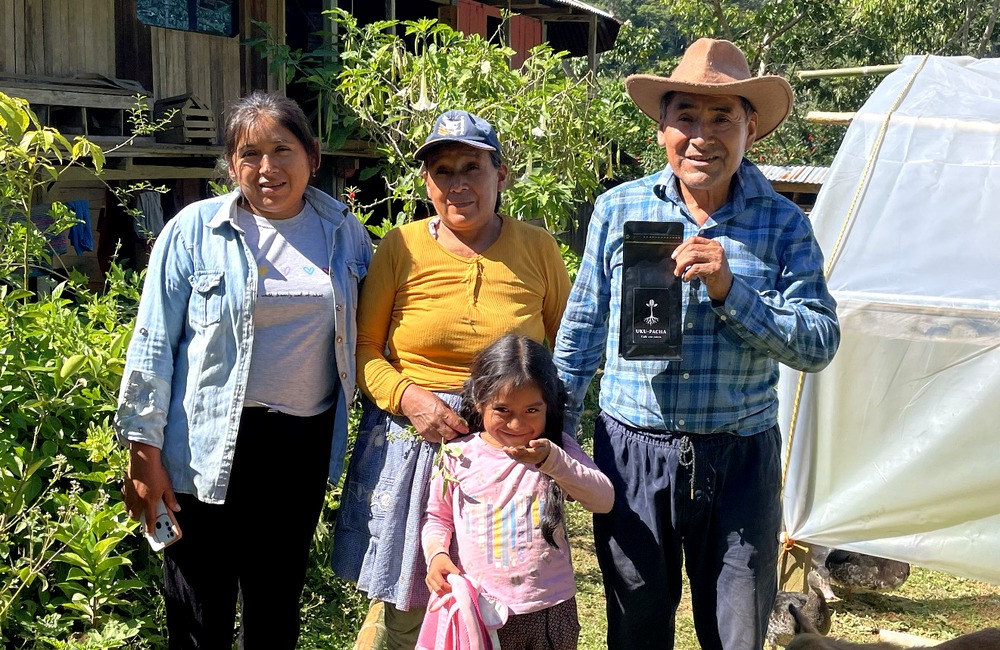 Familia Pariona en su finca en Satipo
